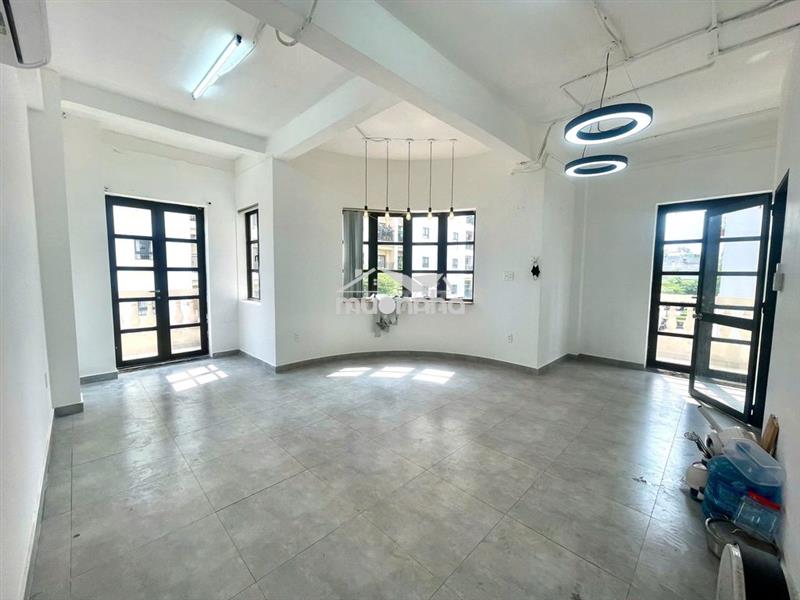 Văn phòng cityland - có ban công riêng - chỉ 6tr/tháng