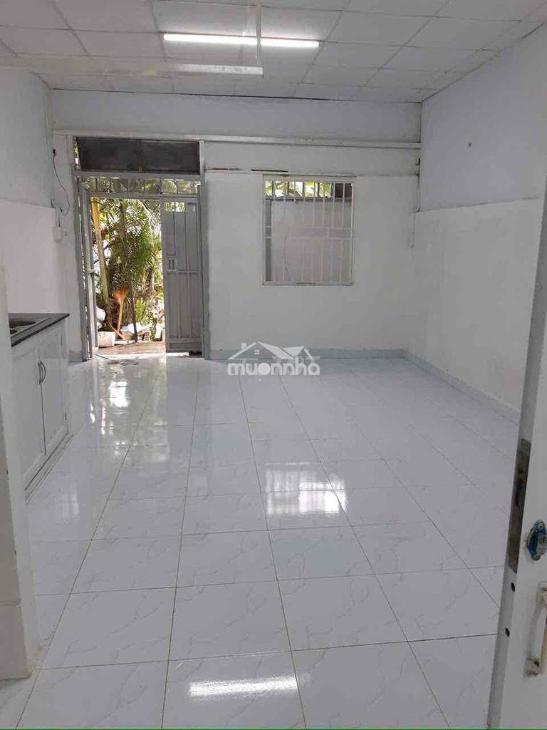Bán nhà cấp 4 ngay chợ hiệp bình