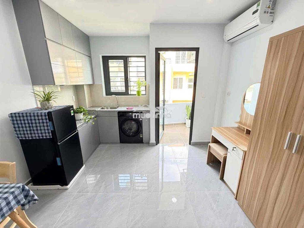 Căn hộ ban công rộng 40m2 có mgr ngay chợ hoàng hoang thám - khu k300 - 3