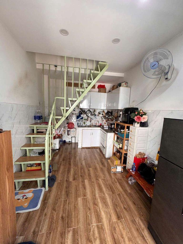 Căn nhà nhỏ vị trí đẹp xe hơi tới nha - 4