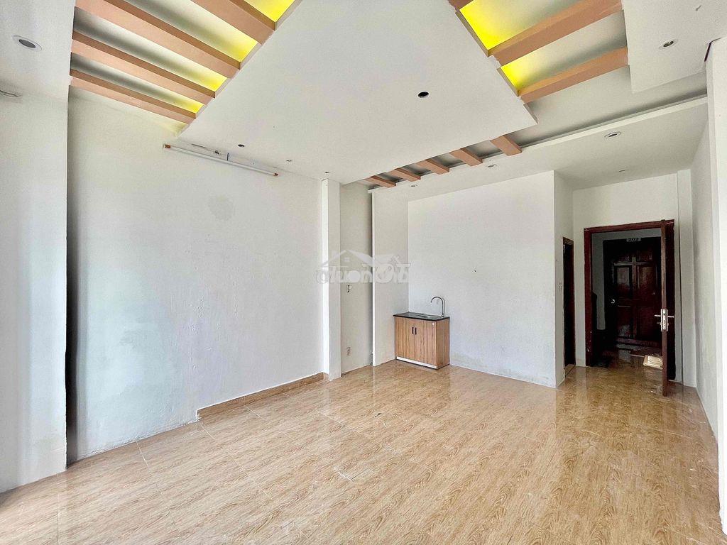 Phòng ban công trong nhà nguyên căn giá tốt ngay chợ hạnh thông tây - 2