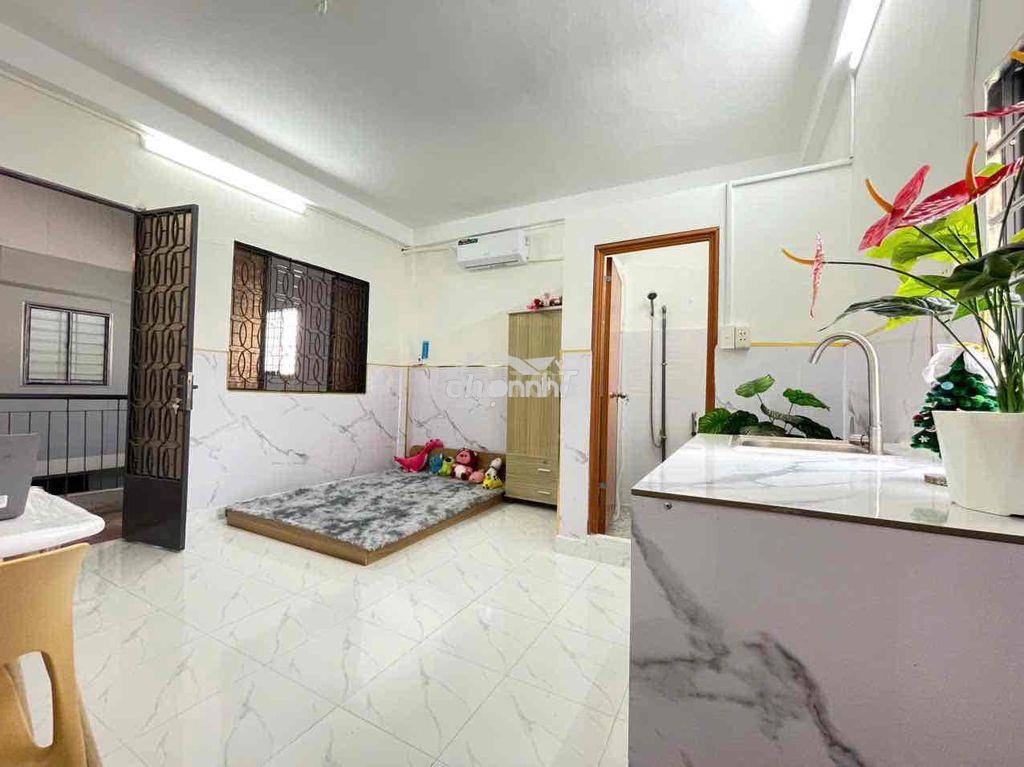 PHÒNG MỚI XÂY BANCON CỬA SỔ TRỜI - MẶT TIỀN 192C BÌNH THỚI - 3