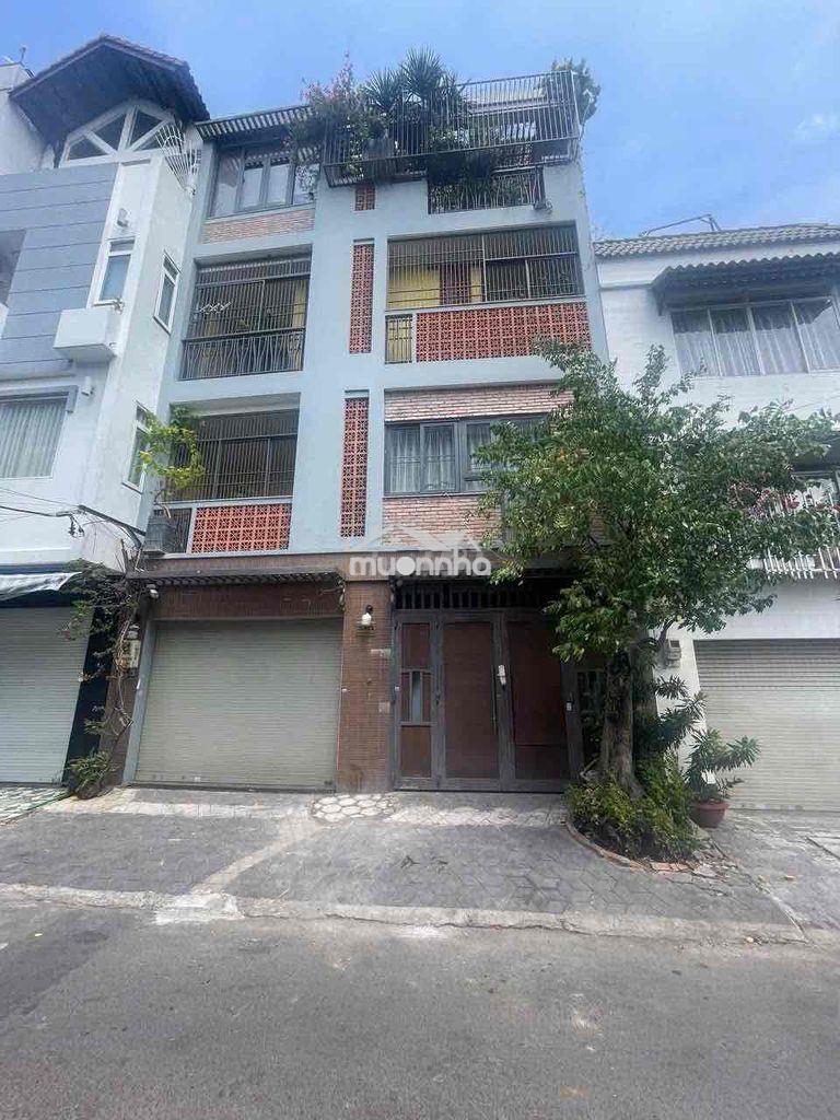 Biệt thự ngay q1 dt 8x13m vuông ko lỗi nhà 4 tầng thang máy 18,5 tỷ tl