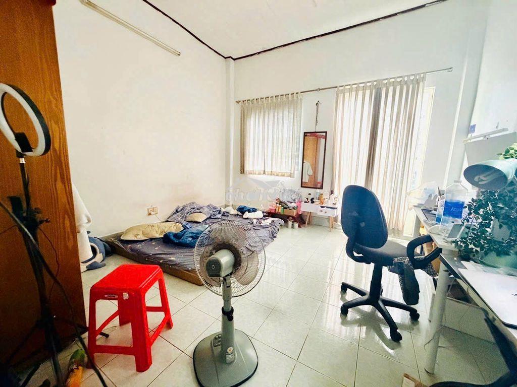 Chính chủ 100 năm - bán nhà 3 tầng ngang đẹp 5m - ngay chợ bà chiểu  - 2