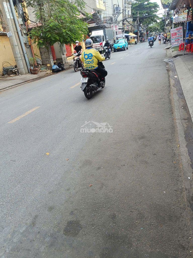 Ô tô đậu cửa - nhà cấp 4 -  dễ xây mới - sẵn dòng tiền