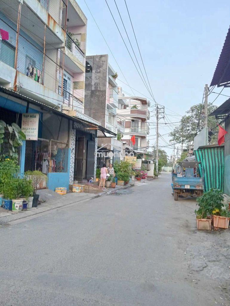 Cg. bán nhà 3 tầng, dt. 4 x 15, giá 5 tỷ, đ kênh tham lương, bình tân