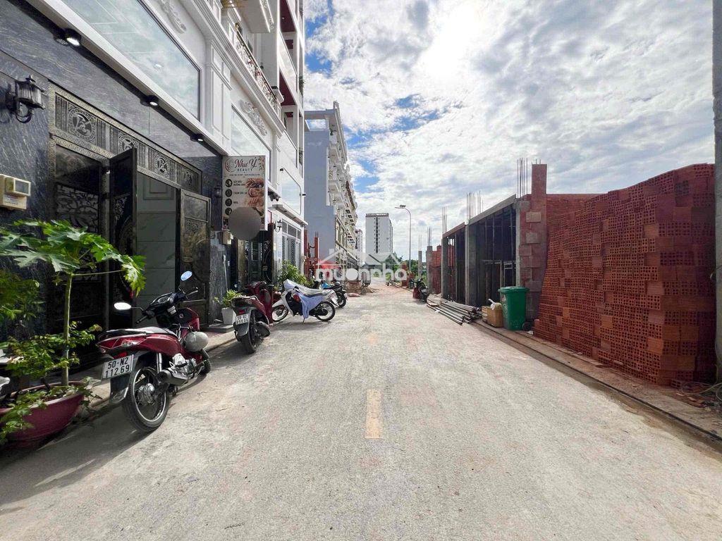 Nhà bình tân ( 4 x 14m ) nhà đẹp ngay trung tâm phường - 2