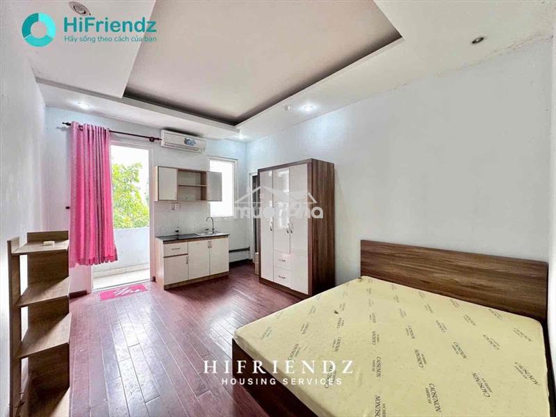 Phòng trọ có ban công , free xe  gần dh vh, full nthat , gần bhx , chợ