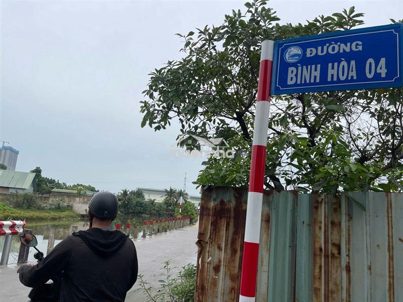 Chính chủ gửi bán 2 căn nhà ngang 10m đường bình hòa 04 mt sôn