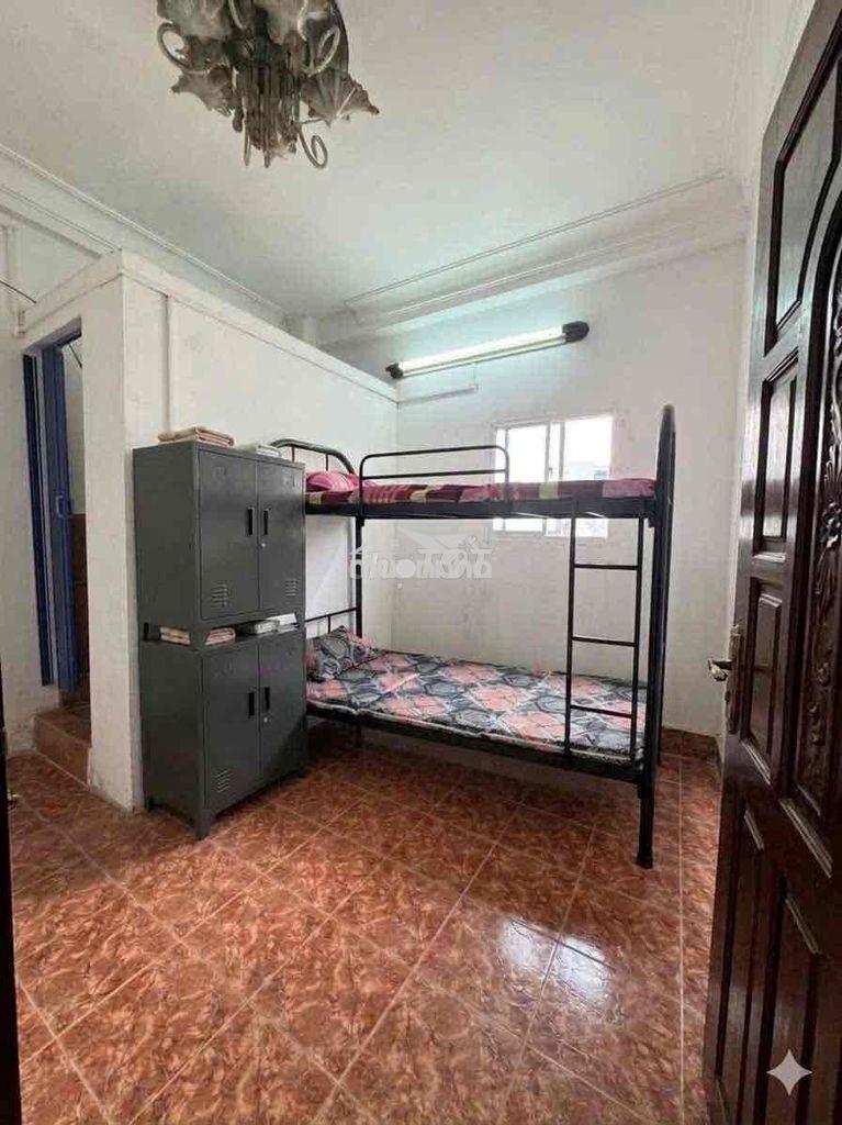 Cho thuê giường tầng mặt tiền ql13 - vs riêng, máy lạnh - 1tr5/tháng