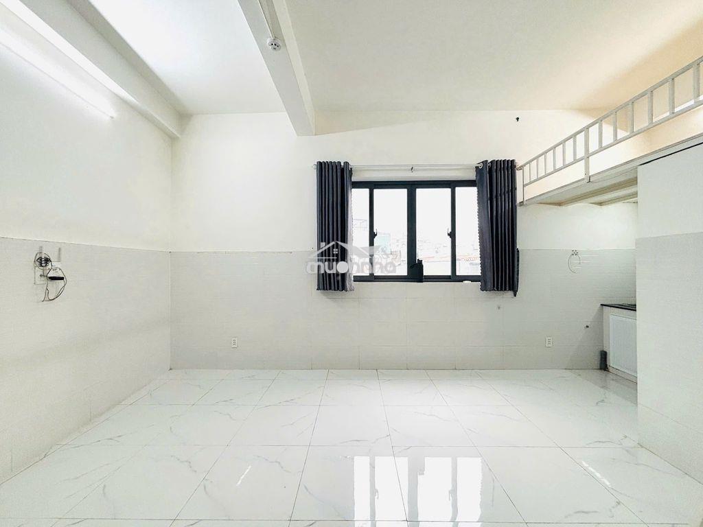 Căn hộ dịch vụ có gác 40m2 - thang máy -  hầm để xe - cửa sổ trời - 2