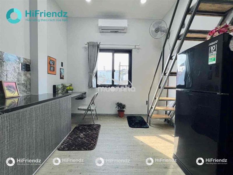 Phòng đẹp gác cao 1m8 giá rẻ, rộng 30m2 cửa sổ thoáng gần vlu, q1, q3