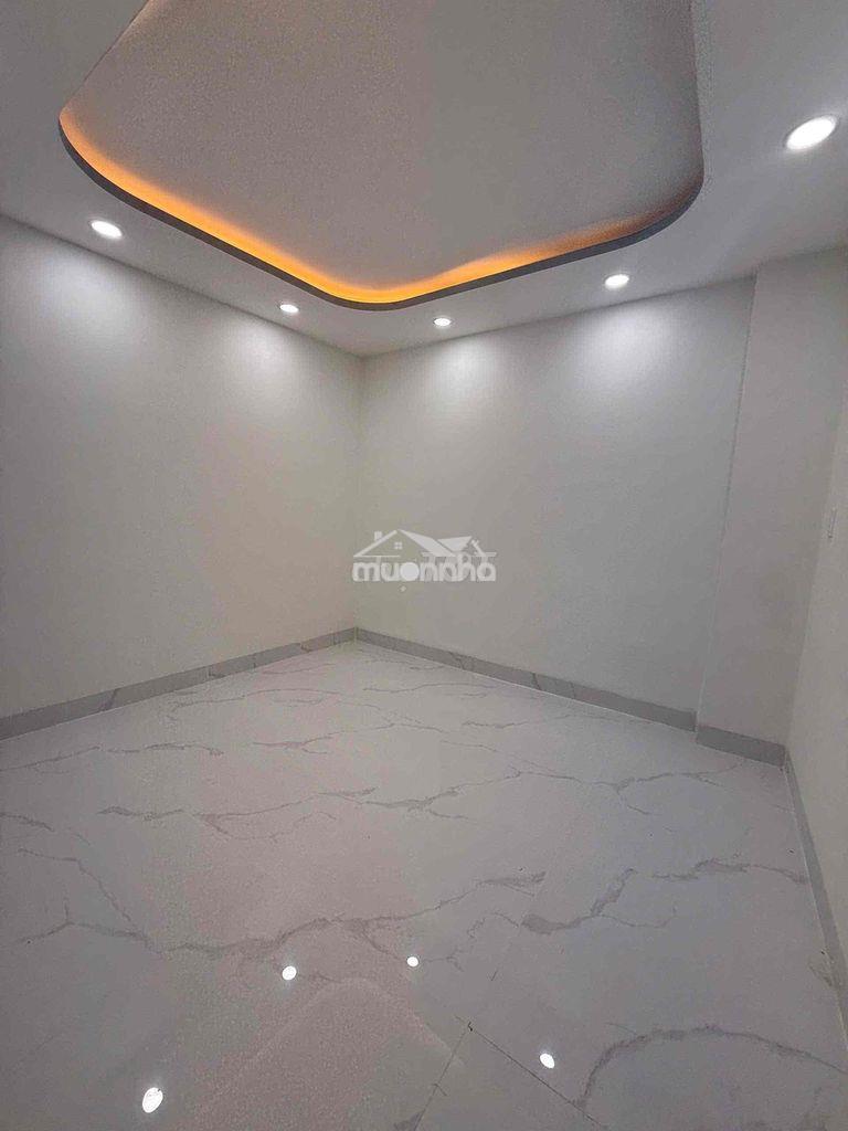 Đường luỹ bán bích - nhà mới đẹp - có pn lớn dưới trệt - cách mt 50m - 4