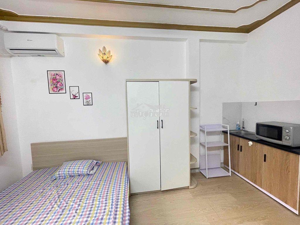 Cho thuê phòng trọ có ban công trang bị đầy đủ nội thất gần bùi viện - 3