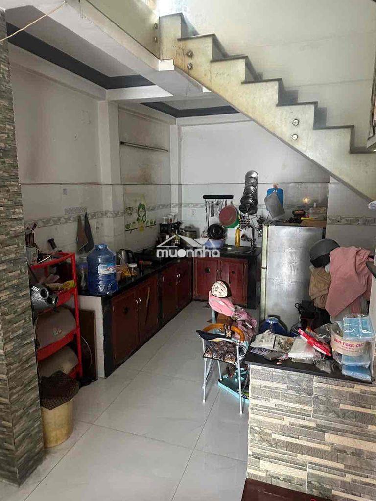 Cho thuê nhà phú định p16q8 giá 9tr- 4 x 15-trệt, lầu-2 pngủ-đường 8m - 2