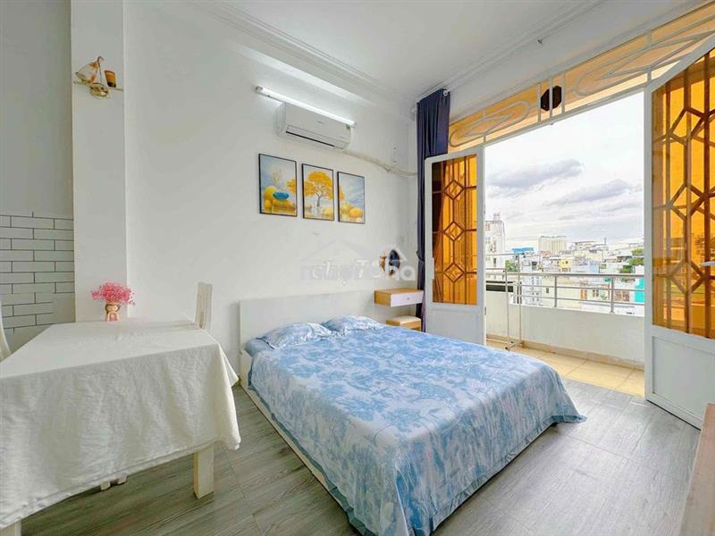 Studio 30m2, full bancon, ngay trung tâm quận 1