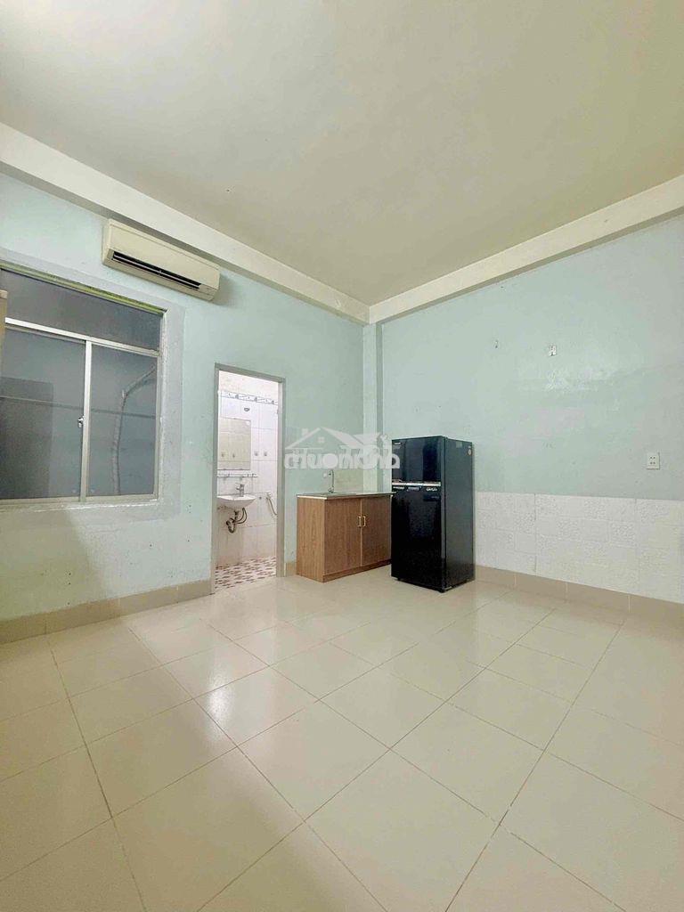 Phòng 4tr/tháng hẻm 163 tô hiến thành p13 quận 10.