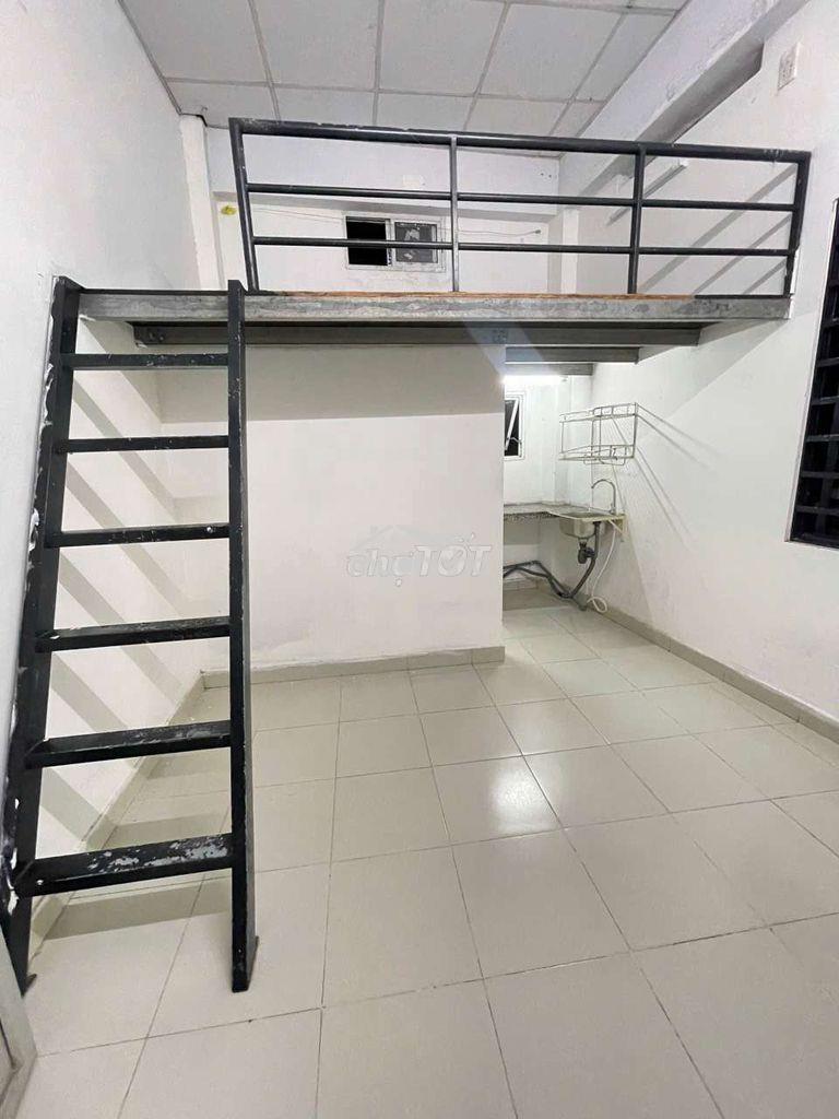 Phòng 28m2. ban công - cửa sổ 53 dương đức hiền  - ngay đh công thương - 2