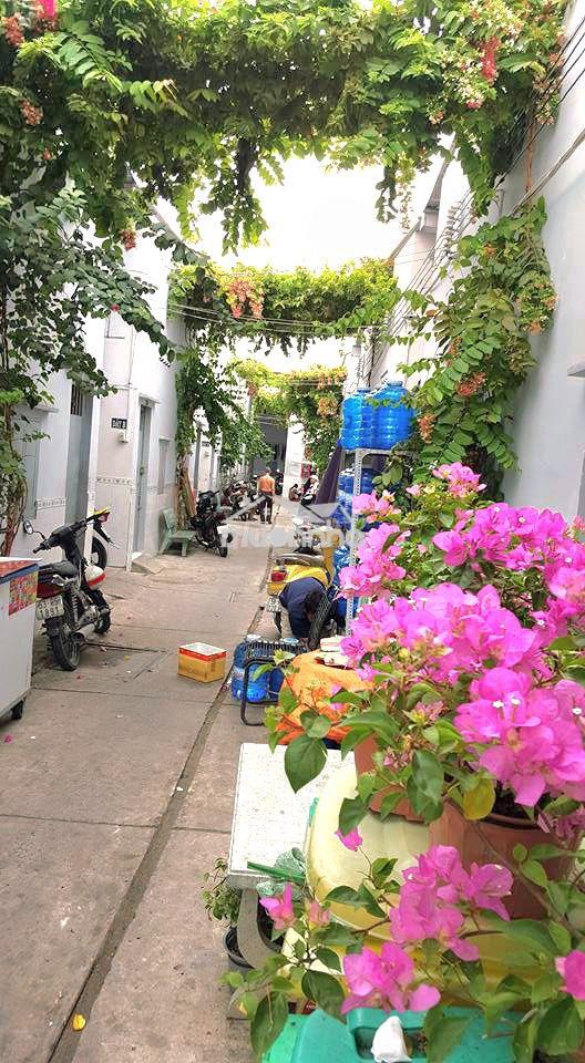 PHÒNG ĐẸP 2.6TR – TRỆT + GÁC CAO – KHÔNG PHÍ DV,  XE  – VÀO Ở NGAY