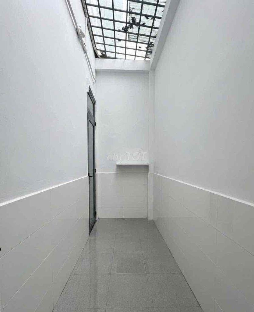 Trống sẵn phòng trệt 35m2 giếng trời cực rộng , an dương vương q6 - 3