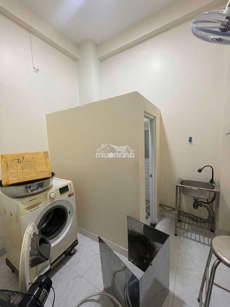 Cho thuê nguyên tầng 2 khu bàn cờ dt 3x10 - 4