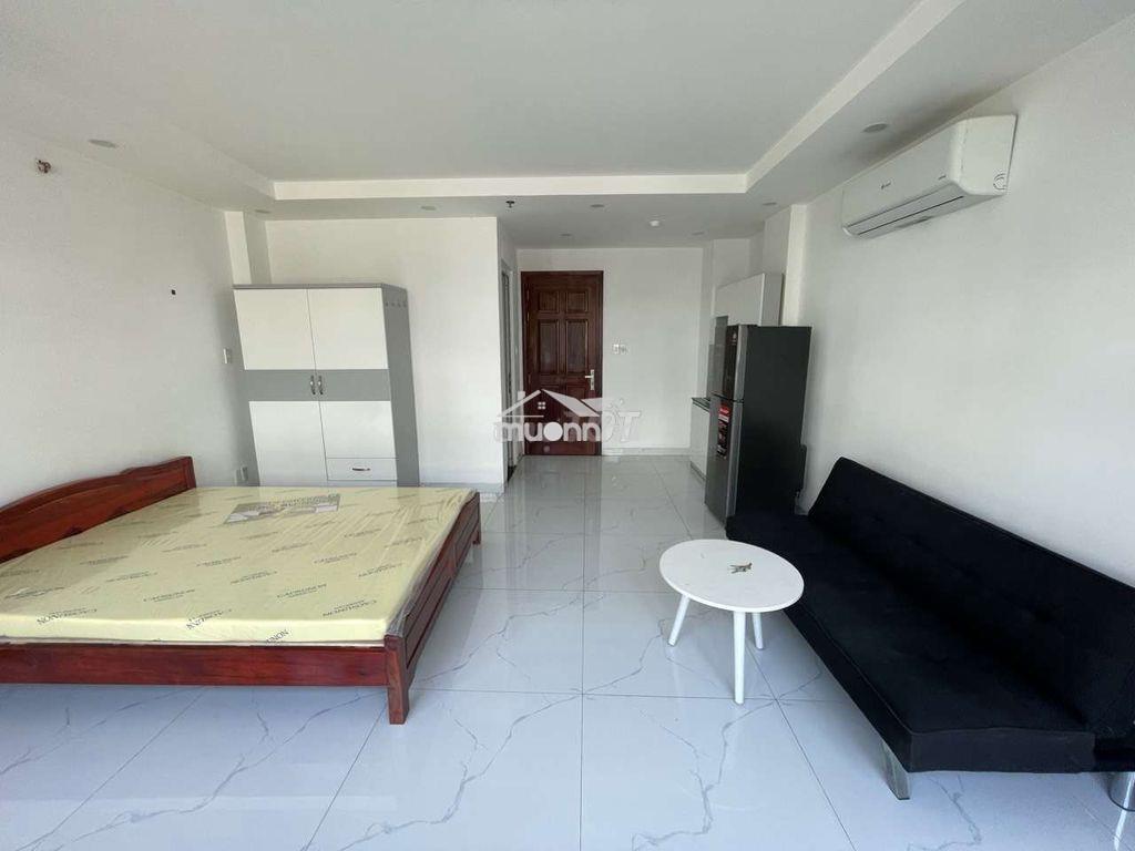 Cho thuê căn hộ cửa sổ lớn ,rộng 28m2 ,đường cmt8 q10 - 3