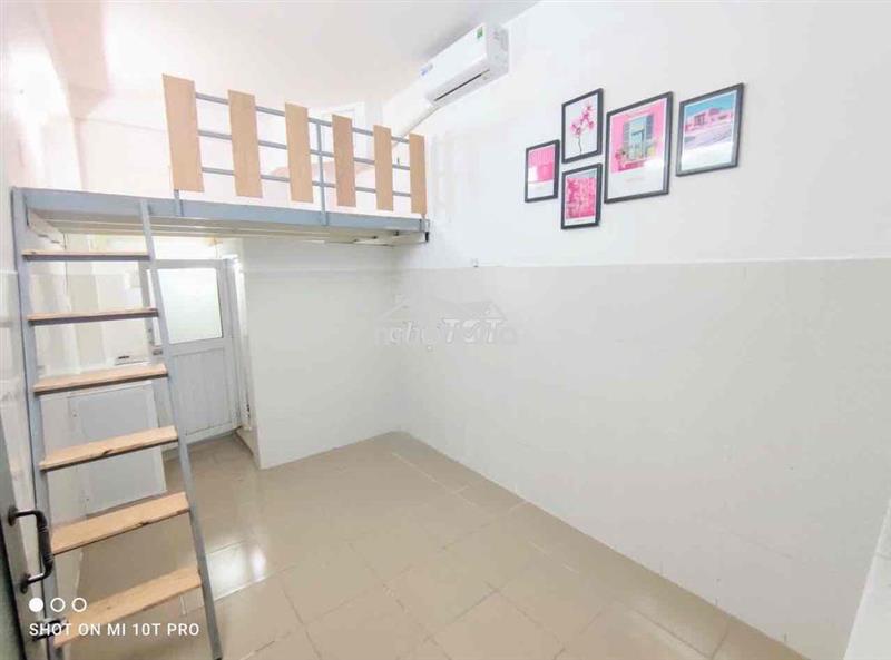 Cho thuê phòng trọ có gác - giá rẻ - có thang máy - ngã tư hàng xanh