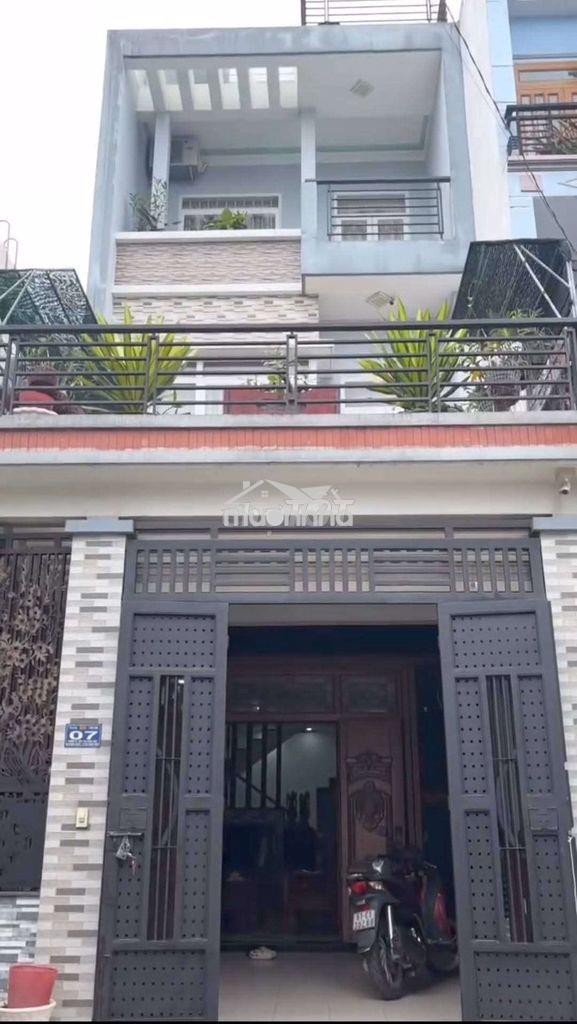 Nhà 2 lầu mới xây gần ngã ba ông xã 