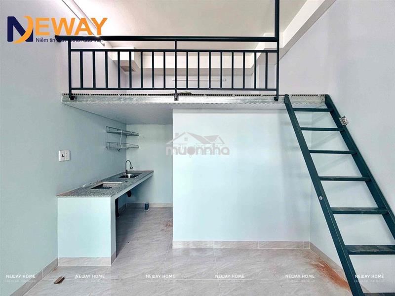 Phòng ban công - giá rẻ - sẵn máy lạnh - rộng 30m2 gác cao - mới xây