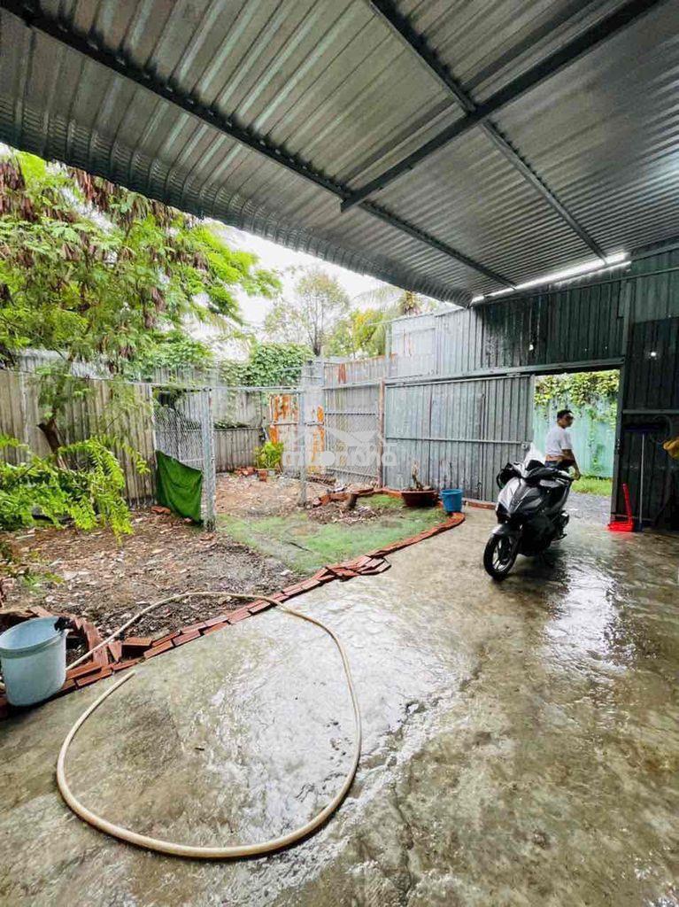 Cho thuê nhà đường 16 linh trung 2pn 2wc sân vườn
