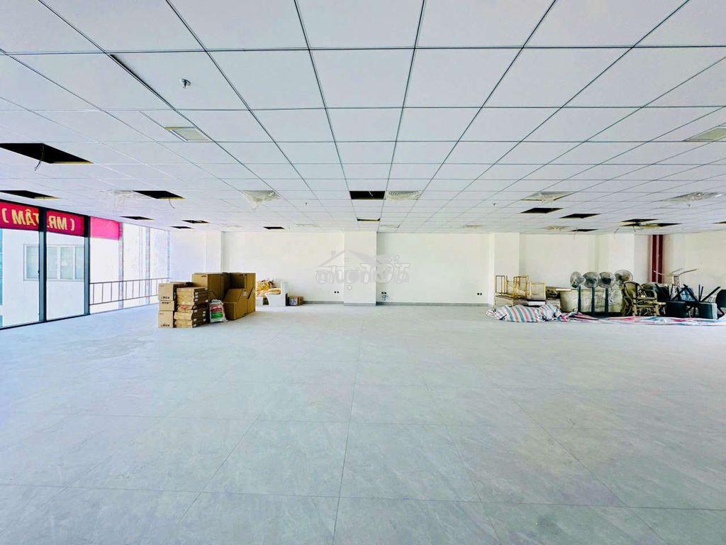 Dt 15 x 15m 1 trệt 4lầu  sân thượng thang máy ( sàn trống suốt ) - 2