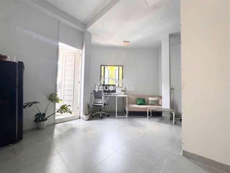 Một phòng ngủ tách bếp ban công đi bộ tới đh huflit sư vạn hạnh quận10