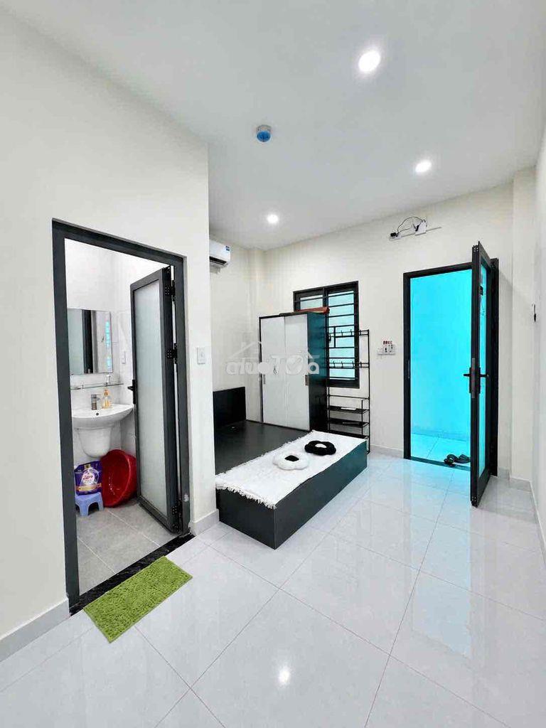 Căn hộ ngay cầu vượt lê văn việt, full nội thất ở liền