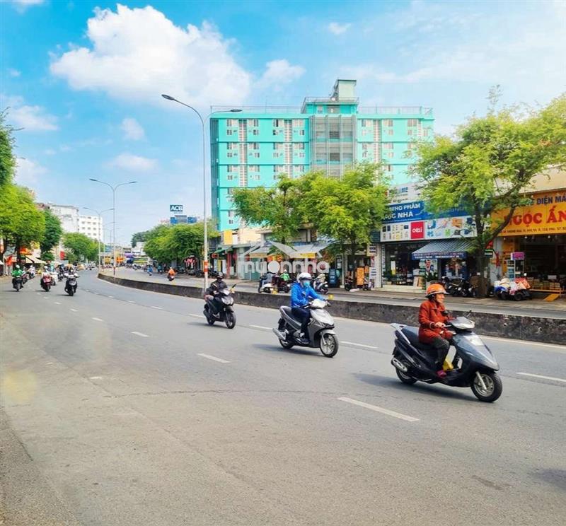 Nhà thuê - cách mt lê trọng tấn khoản 100m - q.tân phú.
