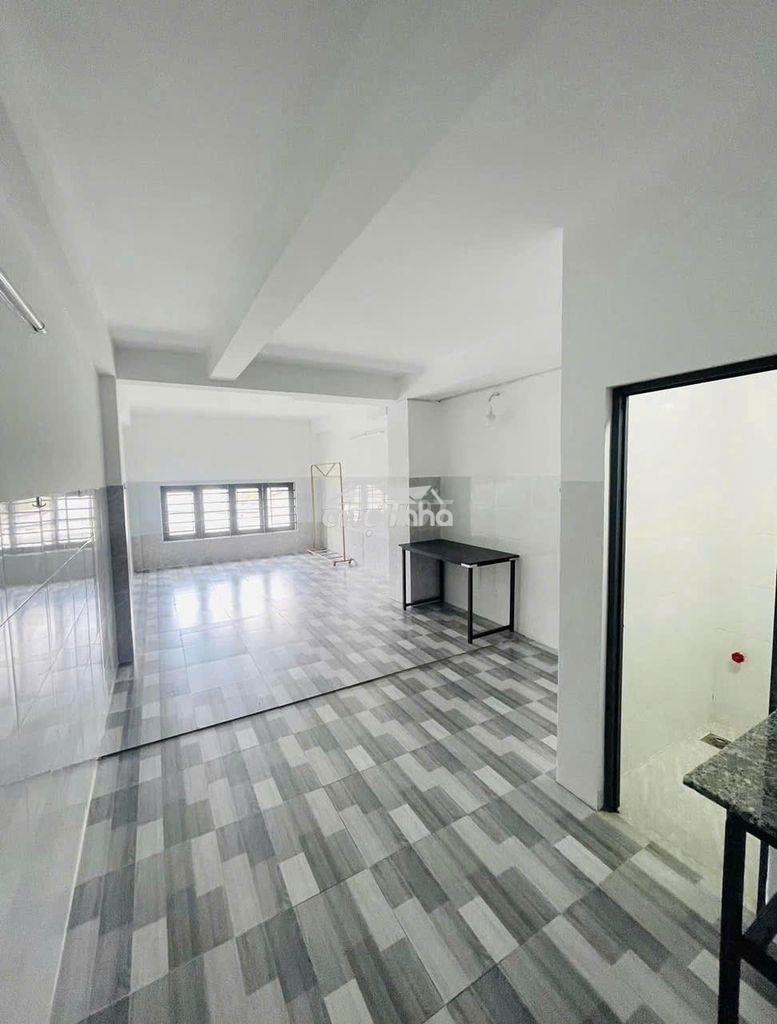 Phòng 30m2 ngay lê văn việt, trường tc marketing cũ, an ninh, dạng 1pn