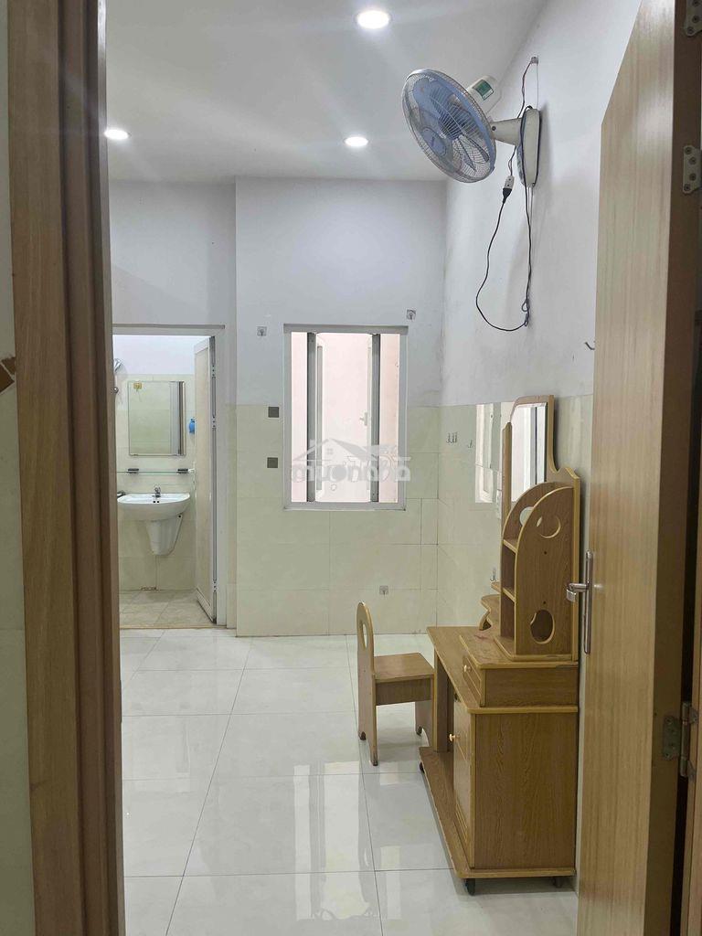 Cho nữ thuê phòng trong nhà ở đường tl16