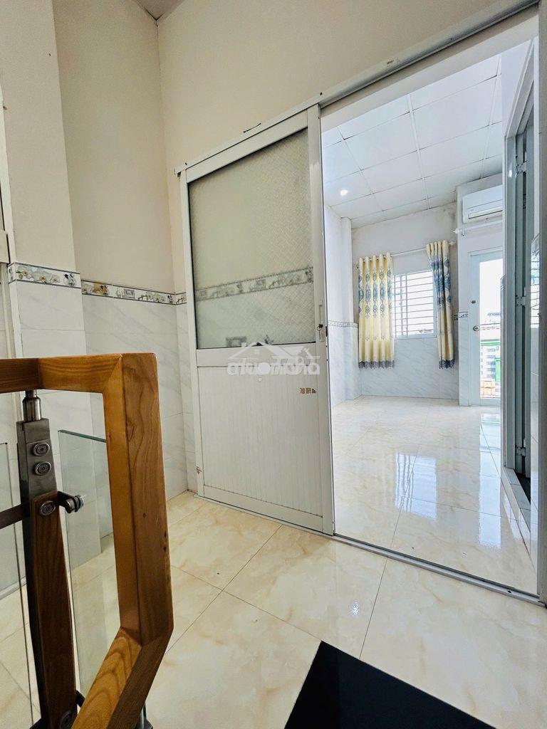 Nhà tôn đản q4- hẻm 4m- 4 lầu đúc- dtsd 57m2- chỉ 2 tỷ nhỉnh - 4