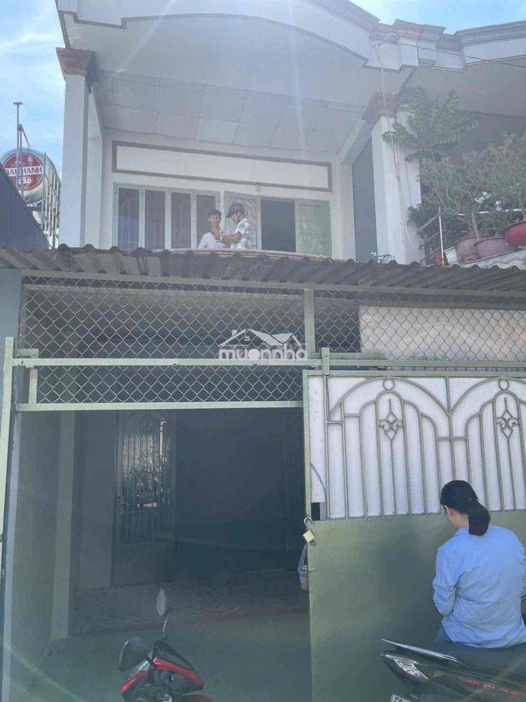 Cho thuê nhà 4.5x17m, 1 lầu, hxh, sát trường chinh, đht, q12