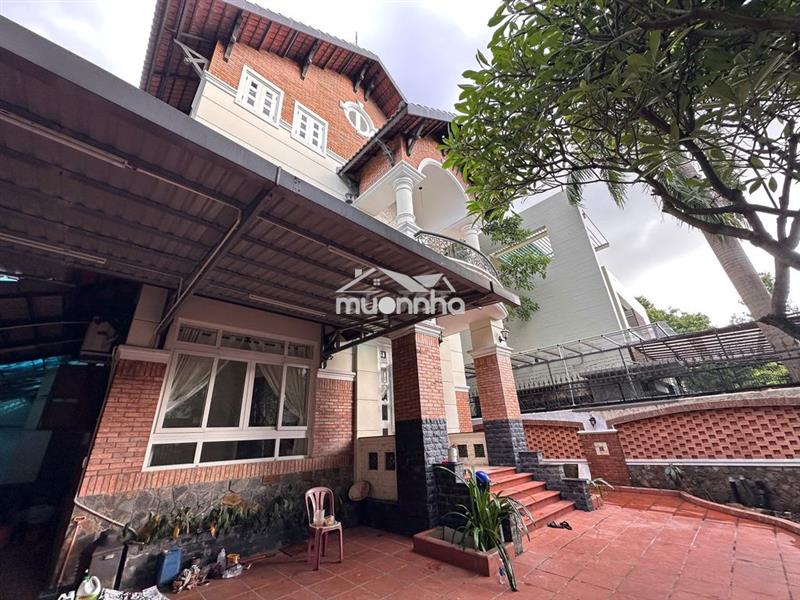 Nhà đường hồ biểu chánh diện tích: 12x20m trệt 2 lầu cho thuê