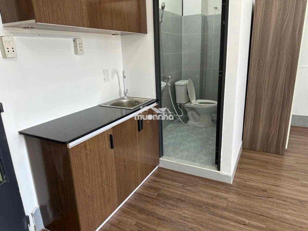 Phòng rộng có ban công 30m2 full nội thất mt tân sơn - 3