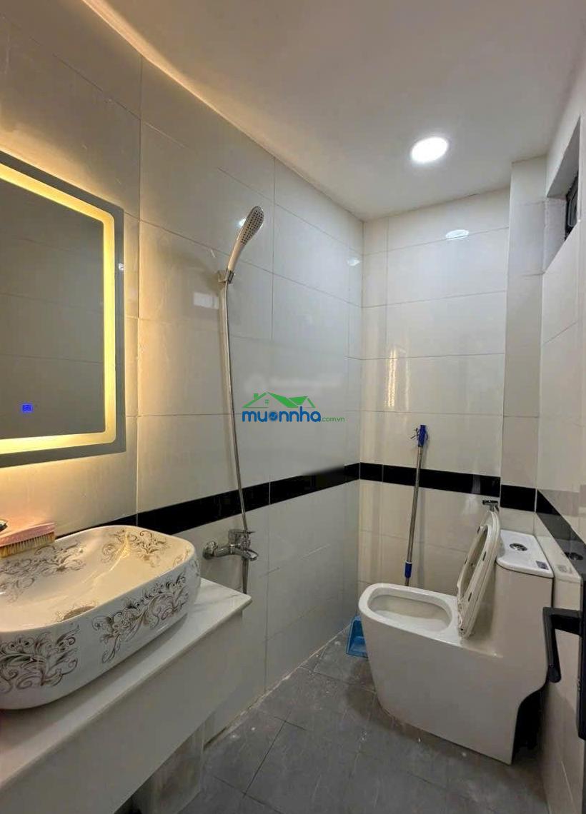 Nhà hẻm 4,5m đường hưng phú, p. 8, q. 8, dt 6m x 7m, 1 trệt, 1 lầu, 3 pn