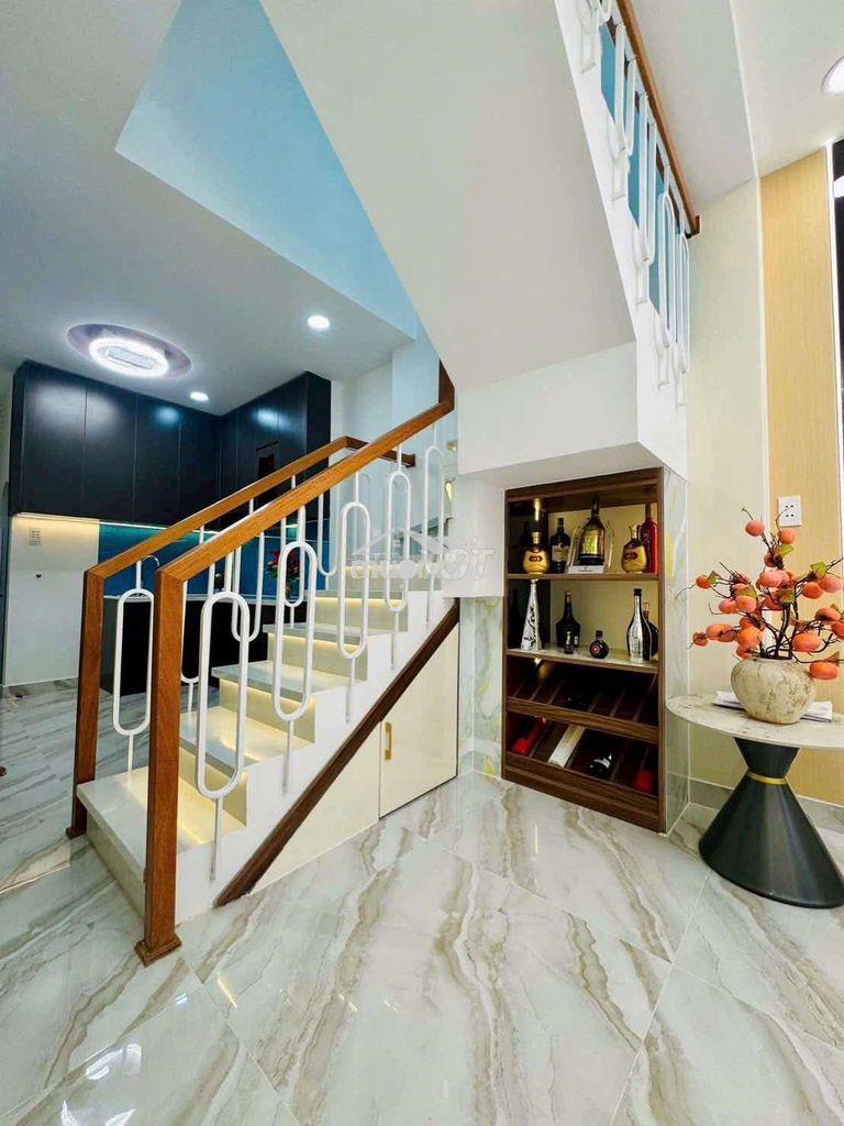 🏡 Bán nhà đẹp mới thiết kế hiện đại đường dạ nam p2 q8
- 3