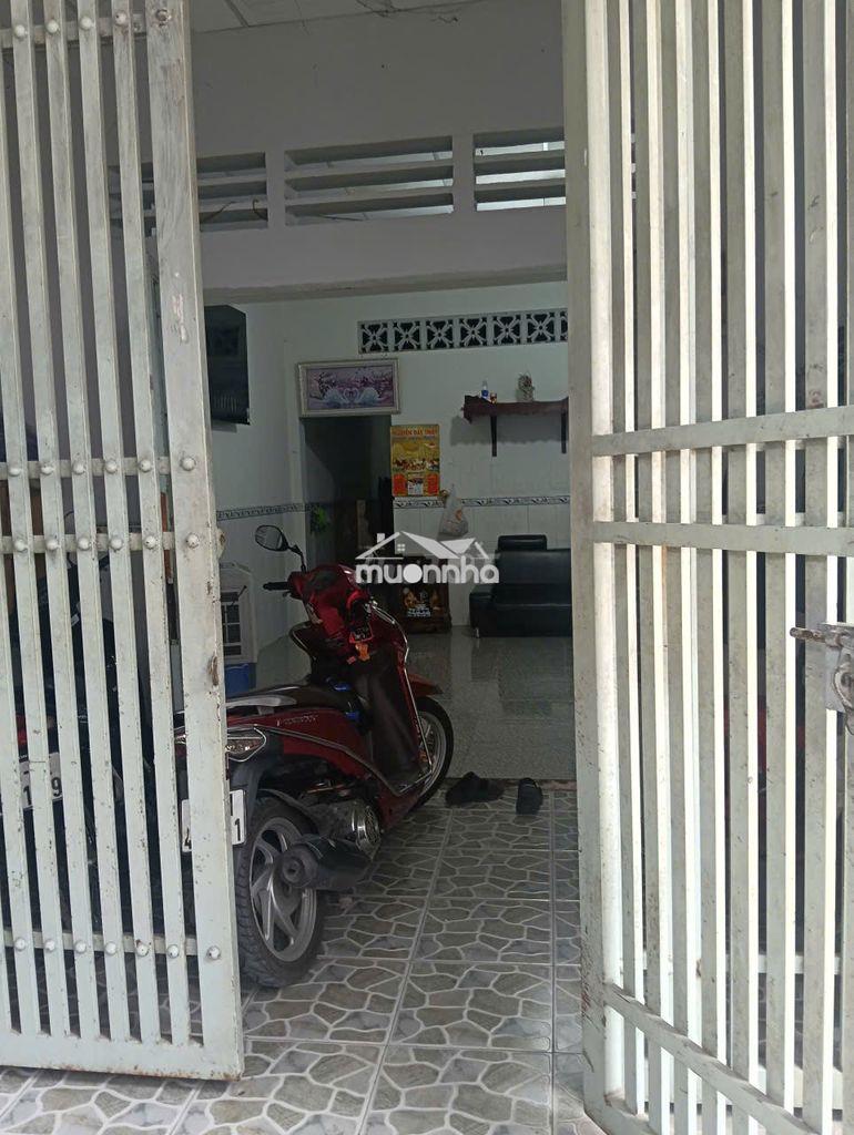 Nhà nguyên căn gần chợ xuân thới thượng. - 2