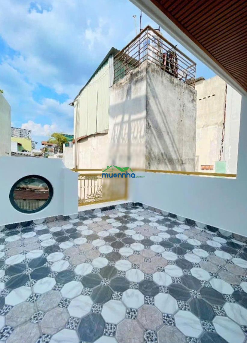 Bán nhà đẹp 3 tầng khu vip 20 thước. có sân để xe rộng rãi. dt: 3,2x10m (nh: 4,5m), giá 5,5 tỷ - 3