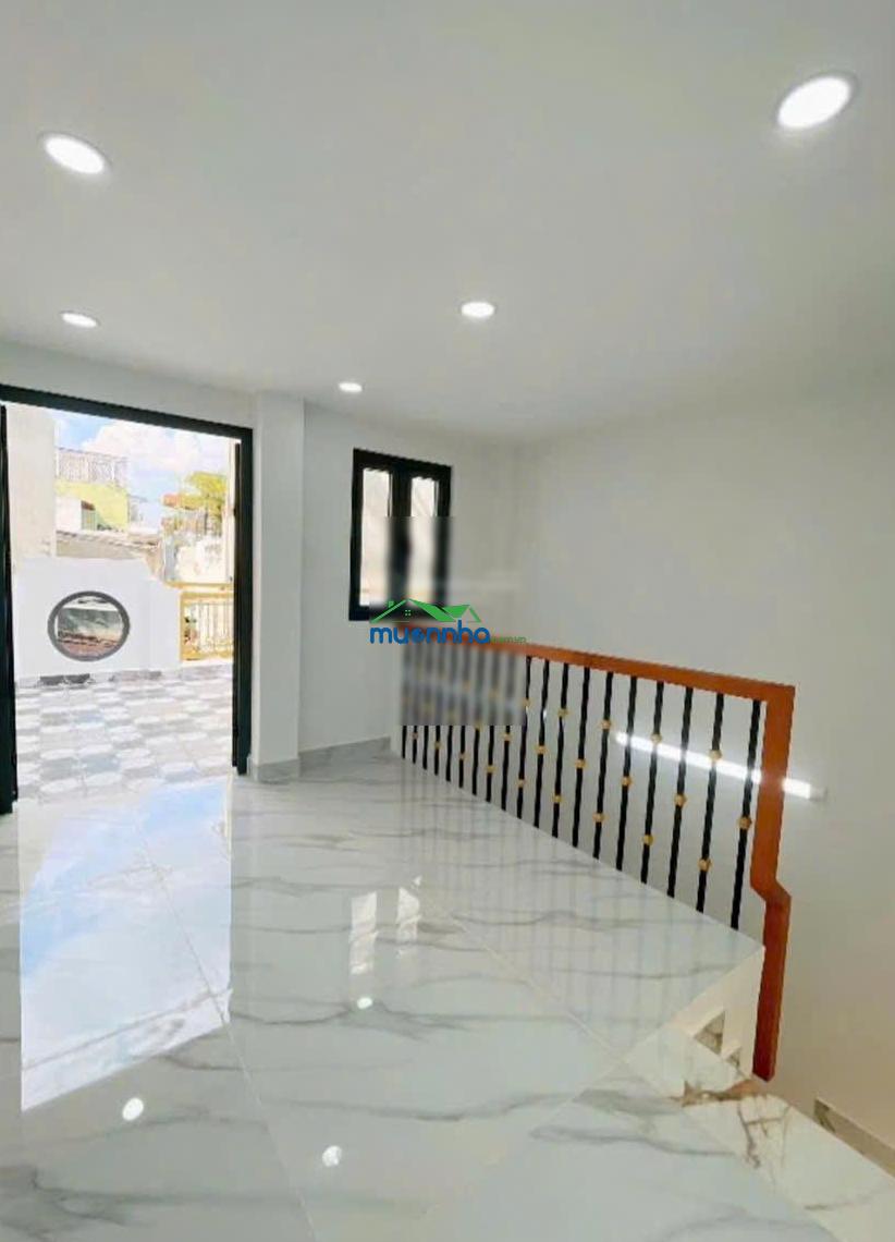 Bán nhà đẹp 3 tầng khu vip 20 thước. có sân để xe rộng rãi. dt: 3,2x10m (nh: 4,5m), giá 5,5 tỷ - 2