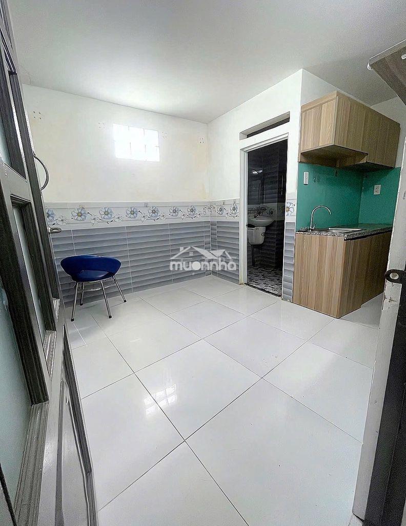 Studio kế bên trường đh công nghiệp cửa sổ trời thoáng giá rẻ