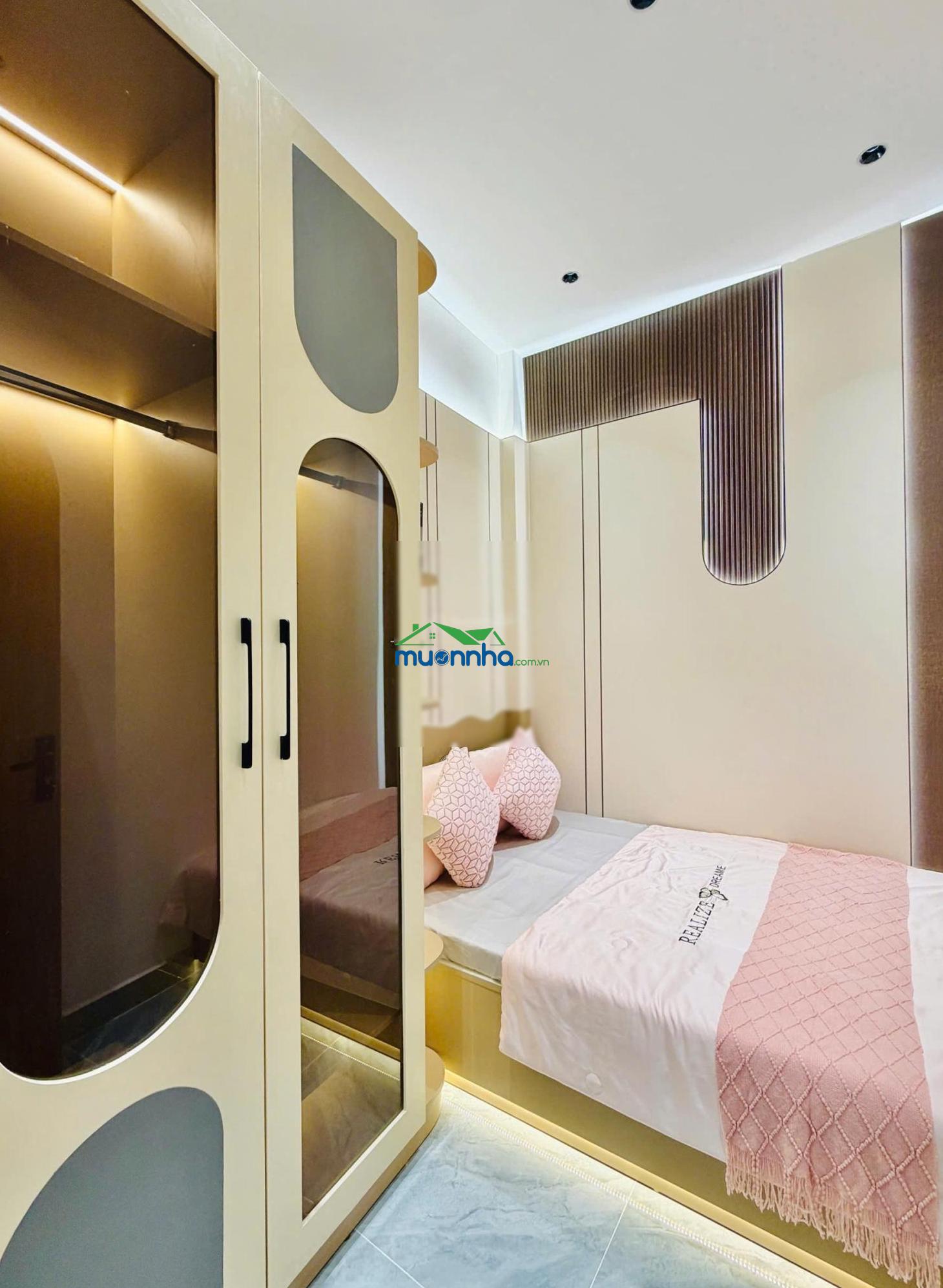 5,65 tỷ - 4,5m x 10m - nhà 2 tầng - 3pn - có phòng ngủ tầng trệt cho người lớn tuổi - 2