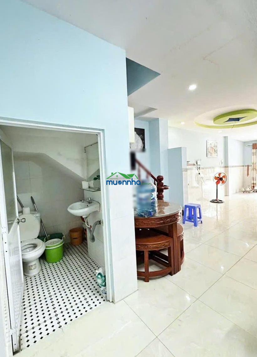 Nhà đẹp ở ngay - kdc nam hùng vương - 3 tầng - ngang 4m x 14m - đường 6m - chỉ 4,x tỷ - 3