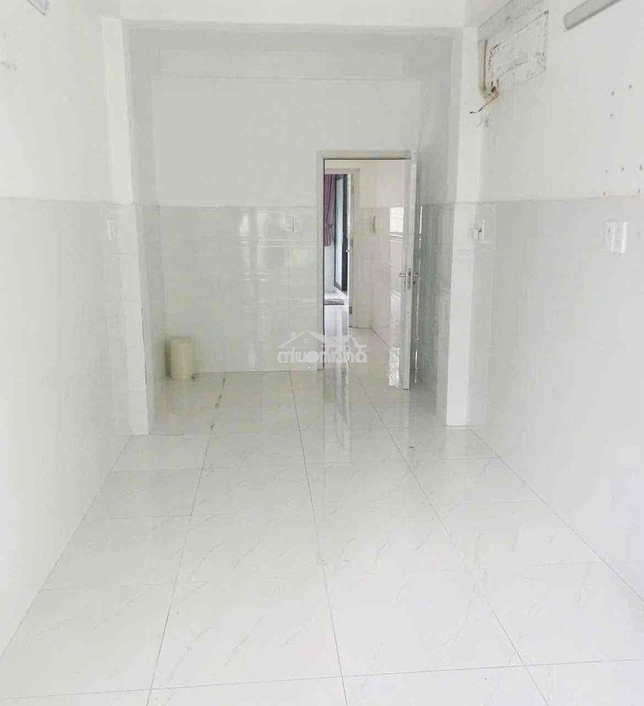 Nhà nguyên căn quận 5 - 28m2 4 tầng 4 pn - 17 triệu - 2