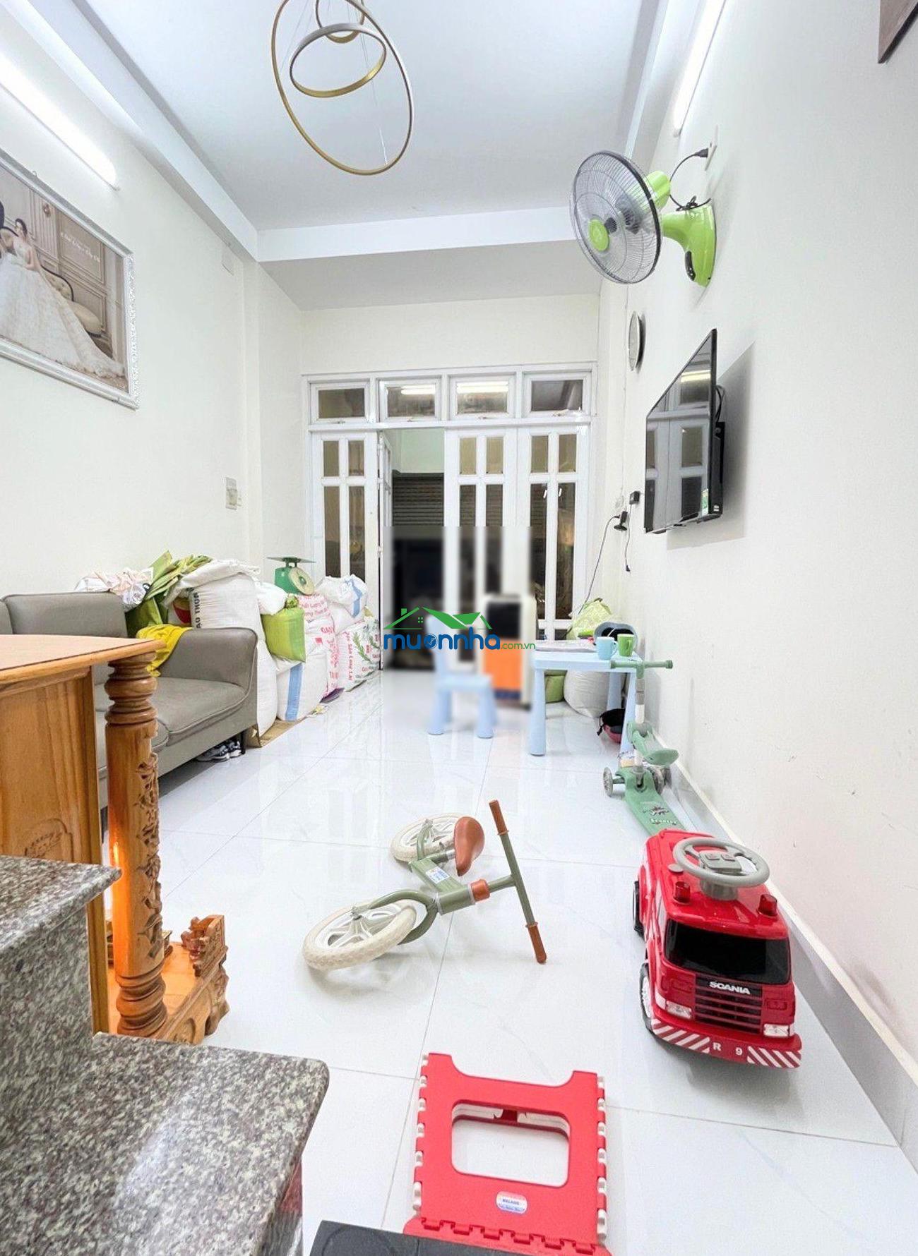 Gần công viên làng hoa, nhà 4 tầng 4pn, hẻm 1 trục thẳng tắp, chỉ 5tỷ4 tl